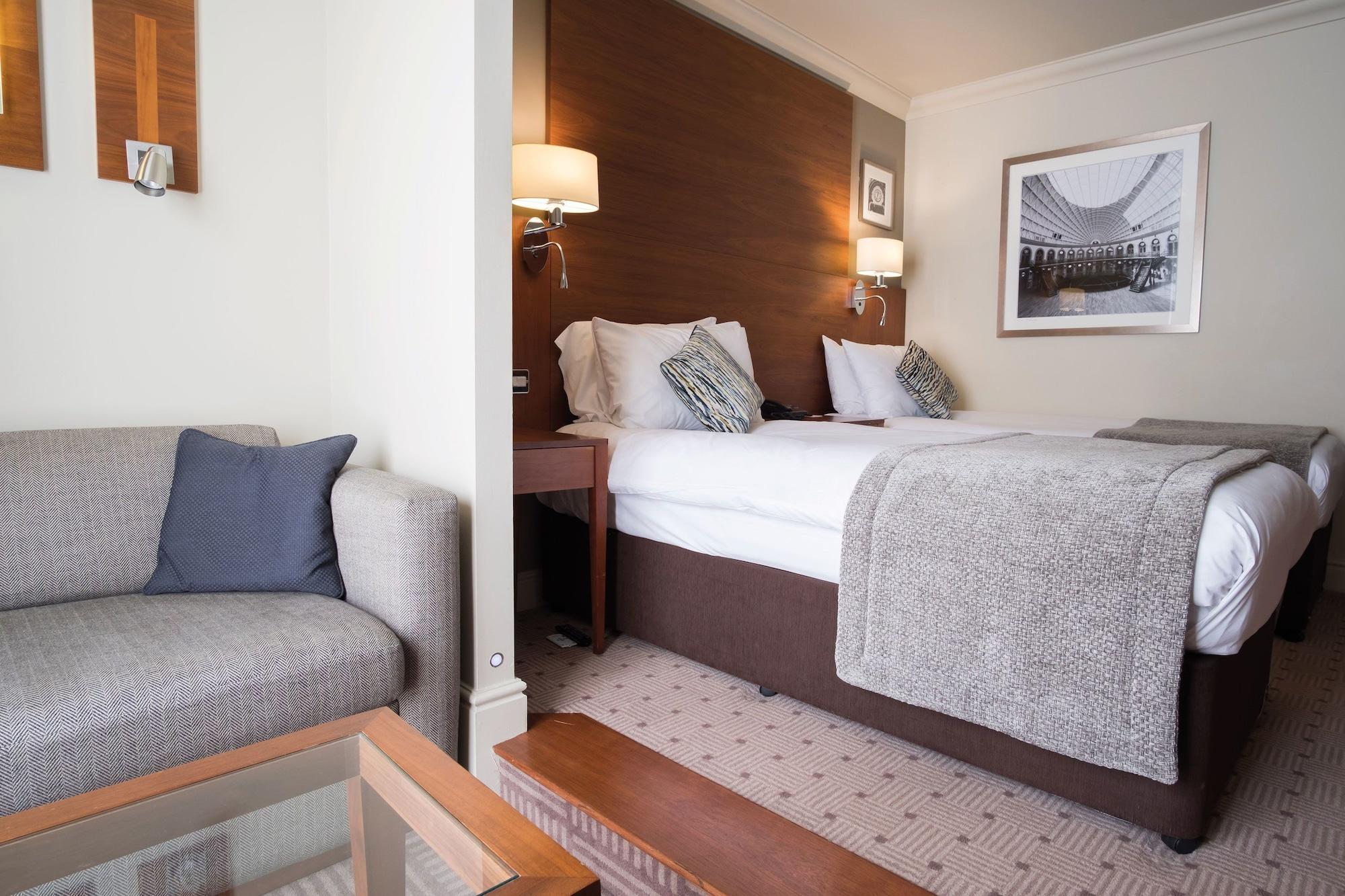 Thorpe Park Hotel And Spa ليدز المظهر الخارجي الصورة